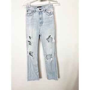 ABERCROMBIE & FITCH ZOE NATURAL RISE ANKLE STRAIGHT MOM JEAN SIZE 26 / 2